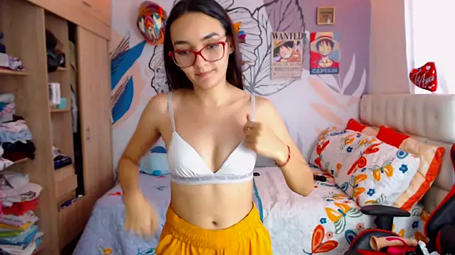 LinzyBaner Chat XXX in diretta