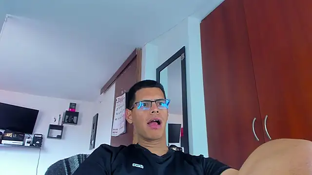 _John_Boy_ Adlı Modelin Canlı XXX Sohbeti