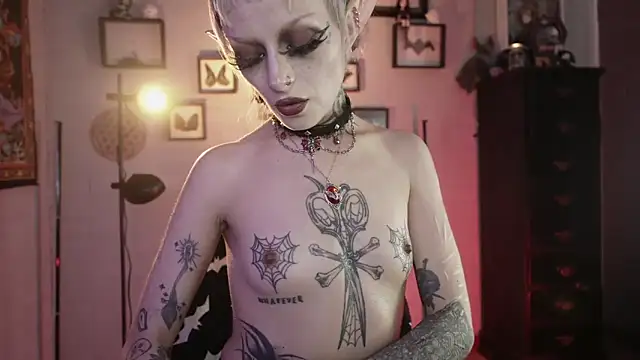 insania_9999_ Chat XXX in diretta