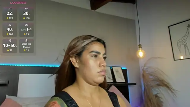 Chat +18 de ZarahFoxx ao vivo