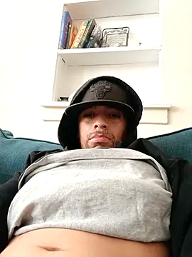 HungThug 在線直播表演