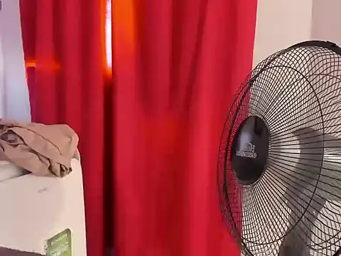 RossieCooper 即時 XXX 聊天