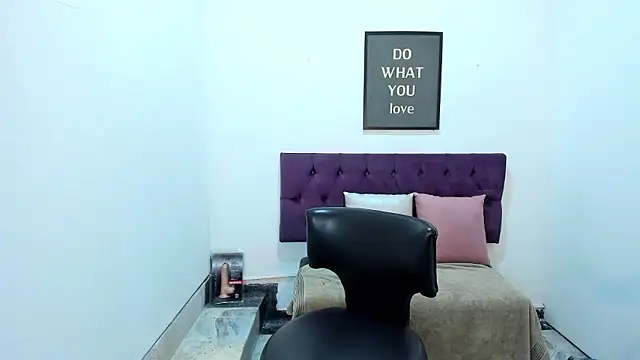 TomBoy_Natali 即時 XXX 聊天