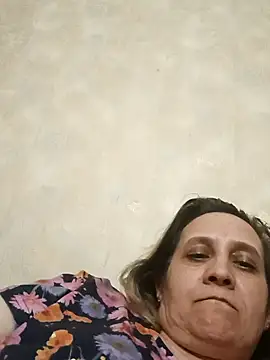 KatieLove133 Show in webcam