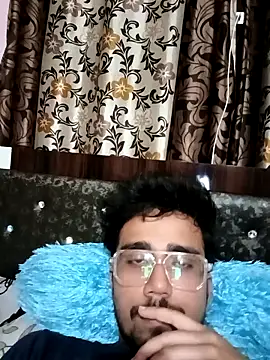 big_indiancock Adlı Modelin Canlı XXX Sohbeti