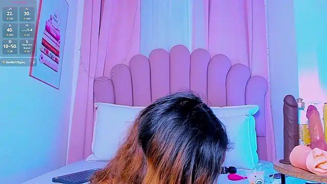 NicoleMadrird live XXX chat