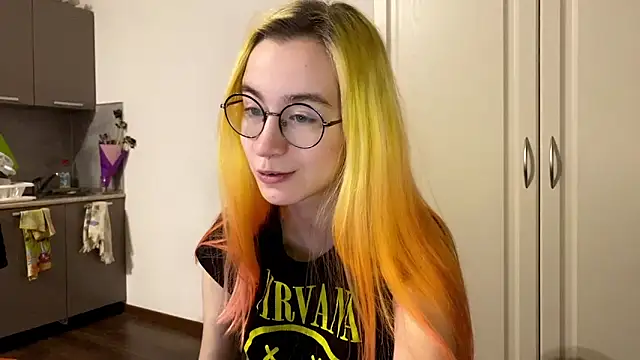 EmilyHein 现场XXX聊天