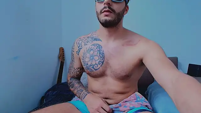 Chat XXX ao vivo de thomas_gun