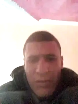 uiuftyrrtydre: διαδικτυακό σόου στην κάμερα