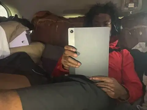 SlimeCrownzOut5: διαδικτυακό σόου στην κάμερα