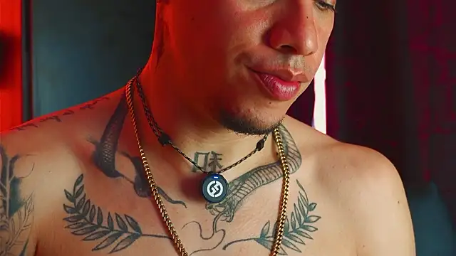 AlphaMasterXxx Chat XXX live