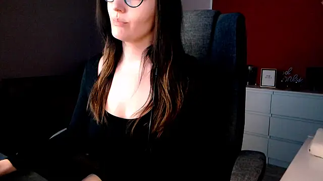 Chat XXX en directo de Alina_Lamour