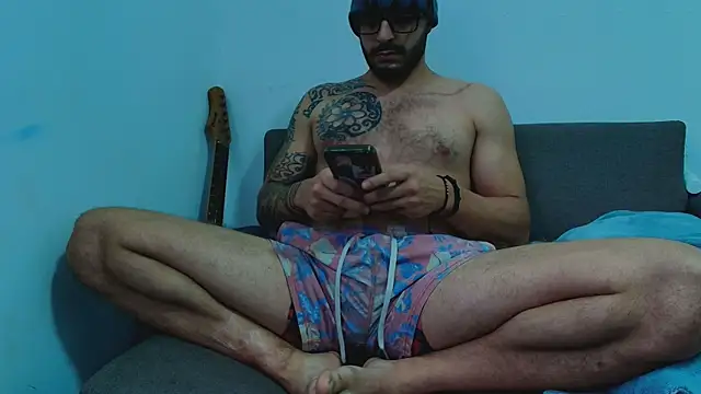 Chat XXX ao vivo de thomas_gun