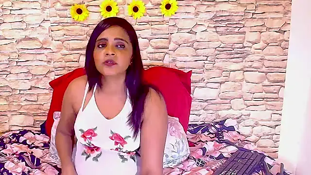 Luciousindian69's Live XXX Chat