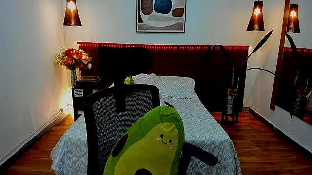 دردشة KatherineBond الجنسية المباشرة