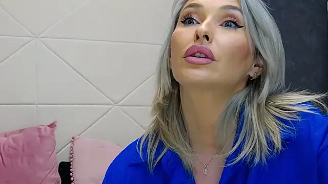 IssaSmith's Webcam Show