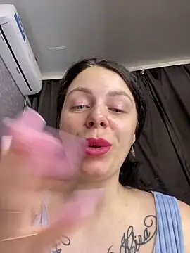 Lola_Hale 即時 XXX 聊天