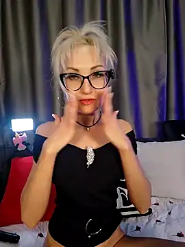 Milforja's Live XXX Chat