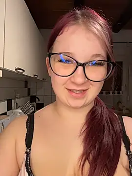 LittleChaosQueen's Live XXX Chat