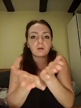 Bella-Monroe's Live XXX Chat