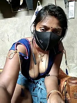 Pokazy przed kamerką – Arti032