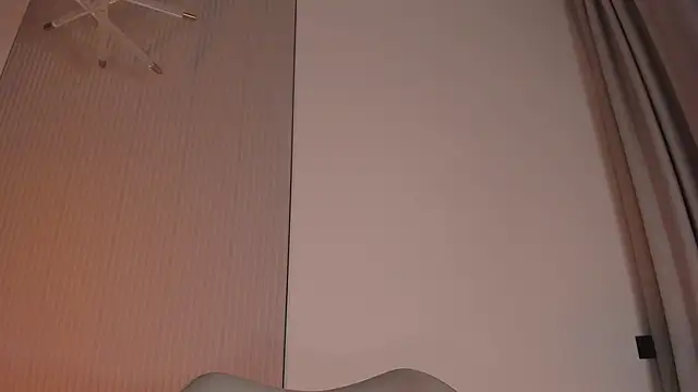 kawaii_mia: онлайн-секс-чат