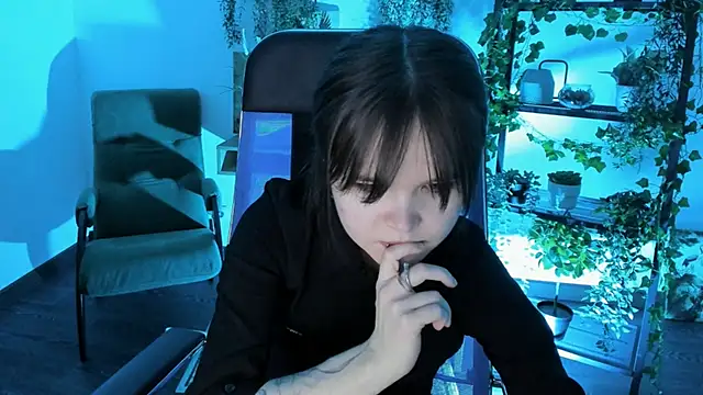 Elainebeness 即時 XXX 聊天