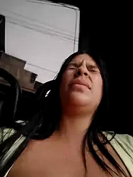 Layla-daring's Live XXX Chat