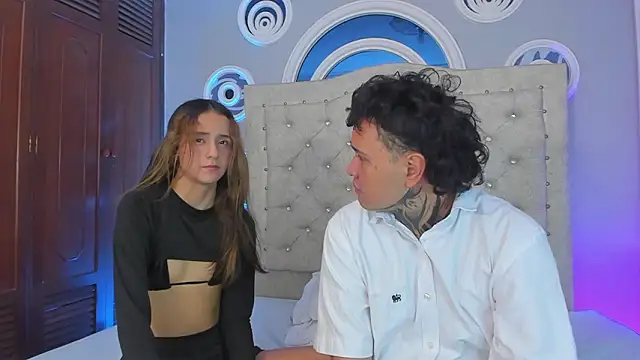 แชท XXX สดของ Beele_and_Evie