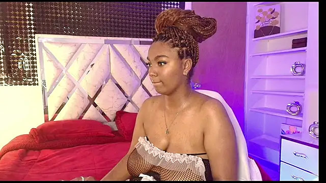 Chat +18 de AmiraNast_ ao vivo