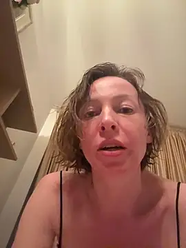 angelicfenix Adlı Modelin Canlı XXX Sohbeti