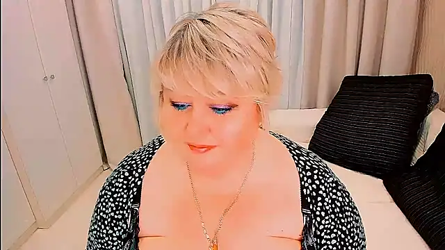 BIGTITSBBW's Live XXX Chat