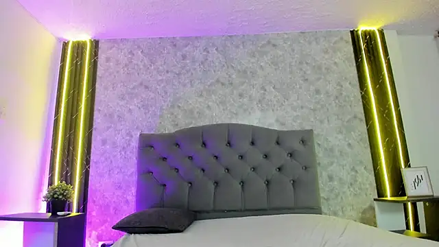 Chat +18 de GiannaSlimJB ao vivo