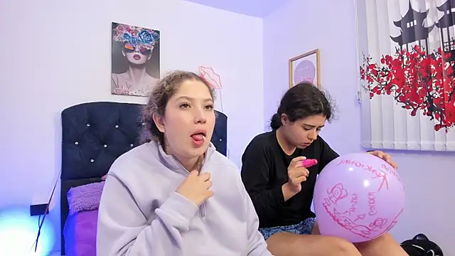 valeria_and_zoe's Webcam Show