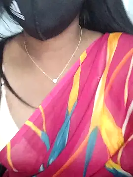 Tamil_Azhaghi Adlı Modelin Canlı XXX Sohbeti