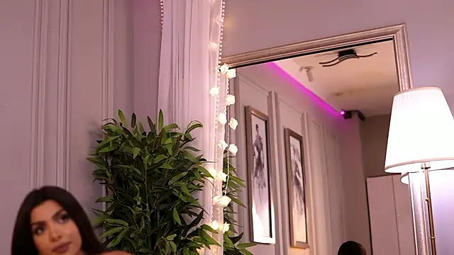 NicoleCellini 即時 XXX 聊天