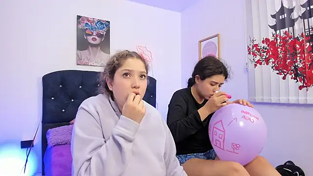 valeria_and_zoe's Webcam Show