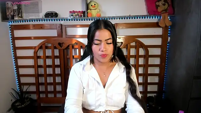 XXX chat uživo modela vickylatina_