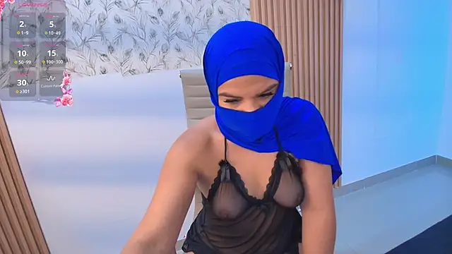 ZainaNour Chat XXX in diretta