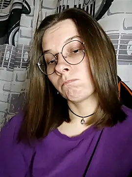 XXX chat uživo modela Aashikalaa