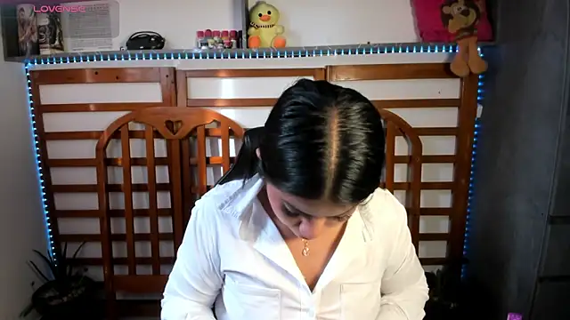 دردشة vickylatina_ الجنسية المباشرة