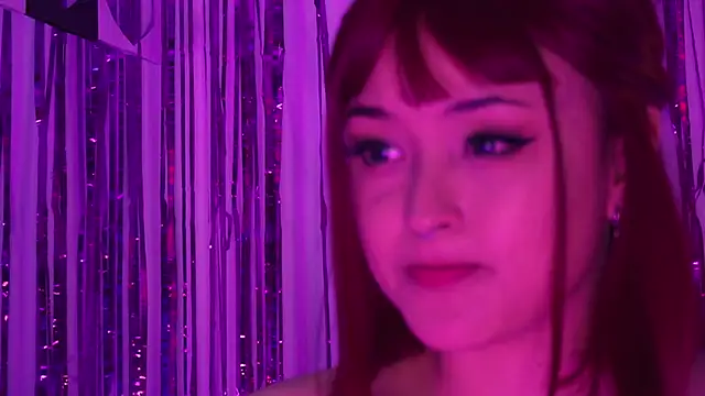 GloomydollのライブXXXチャット