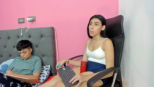 ariloe_quintero 라이브 XXX 채팅