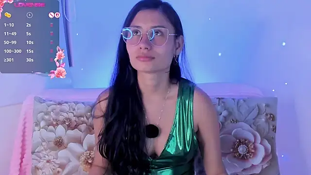 NayeCloud Chat XXX in diretta