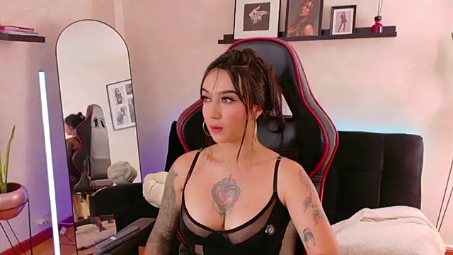 Chatroom XXX en direct de EmmyEvans1