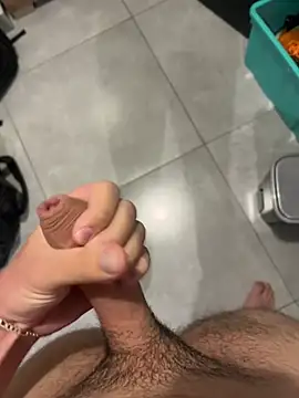 Novinho16cmz 现场XXX聊天