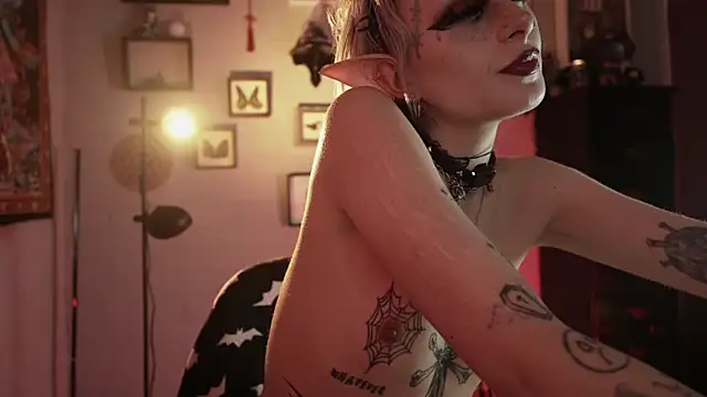 insania_9999_のライブXXXチャット