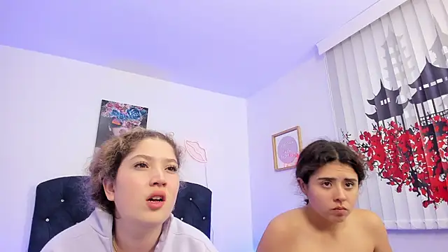 valeria_and_zoe: вебкам-шоу