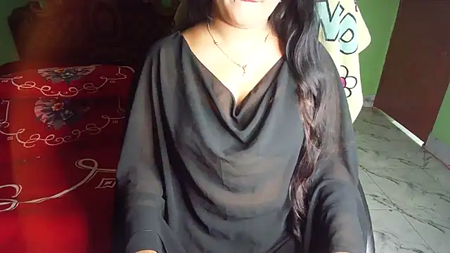 BengaliQueenStar Adlı Modelin Canlı XXX Sohbeti