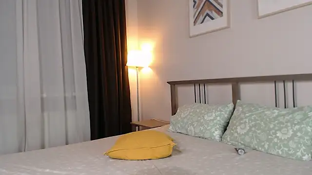 Chat +18 de RosalynHaze ao vivo